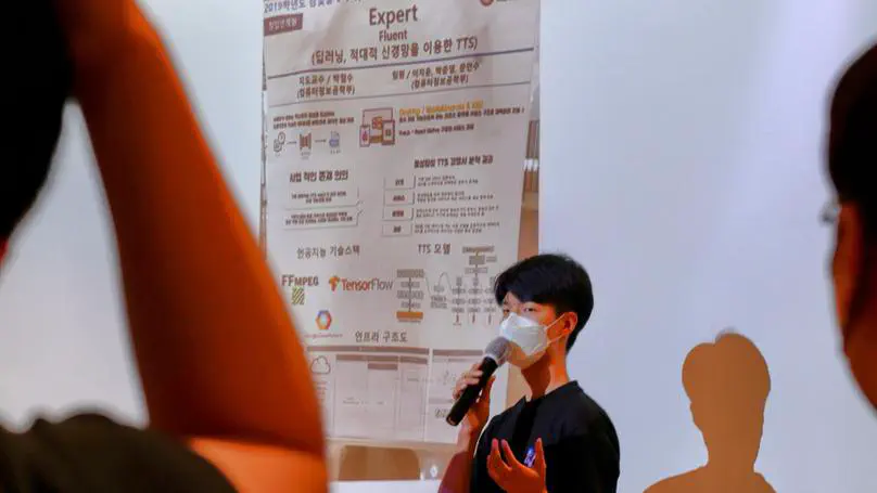 2022.05 연구실 홍보하는 지운군